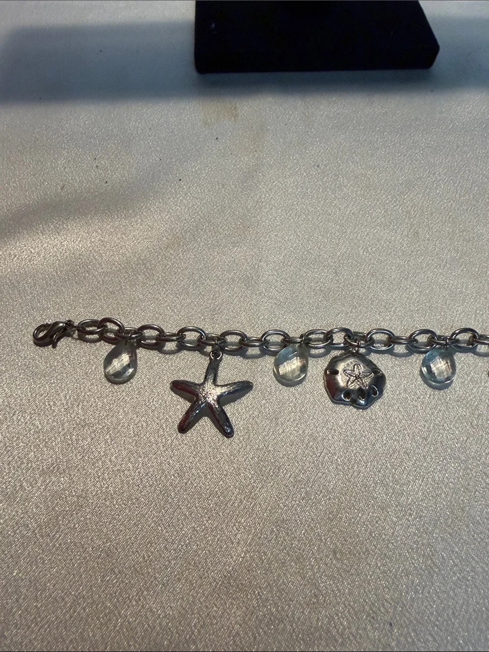 Source Unknown Silver Shell & Teardrop Charm Bracelet